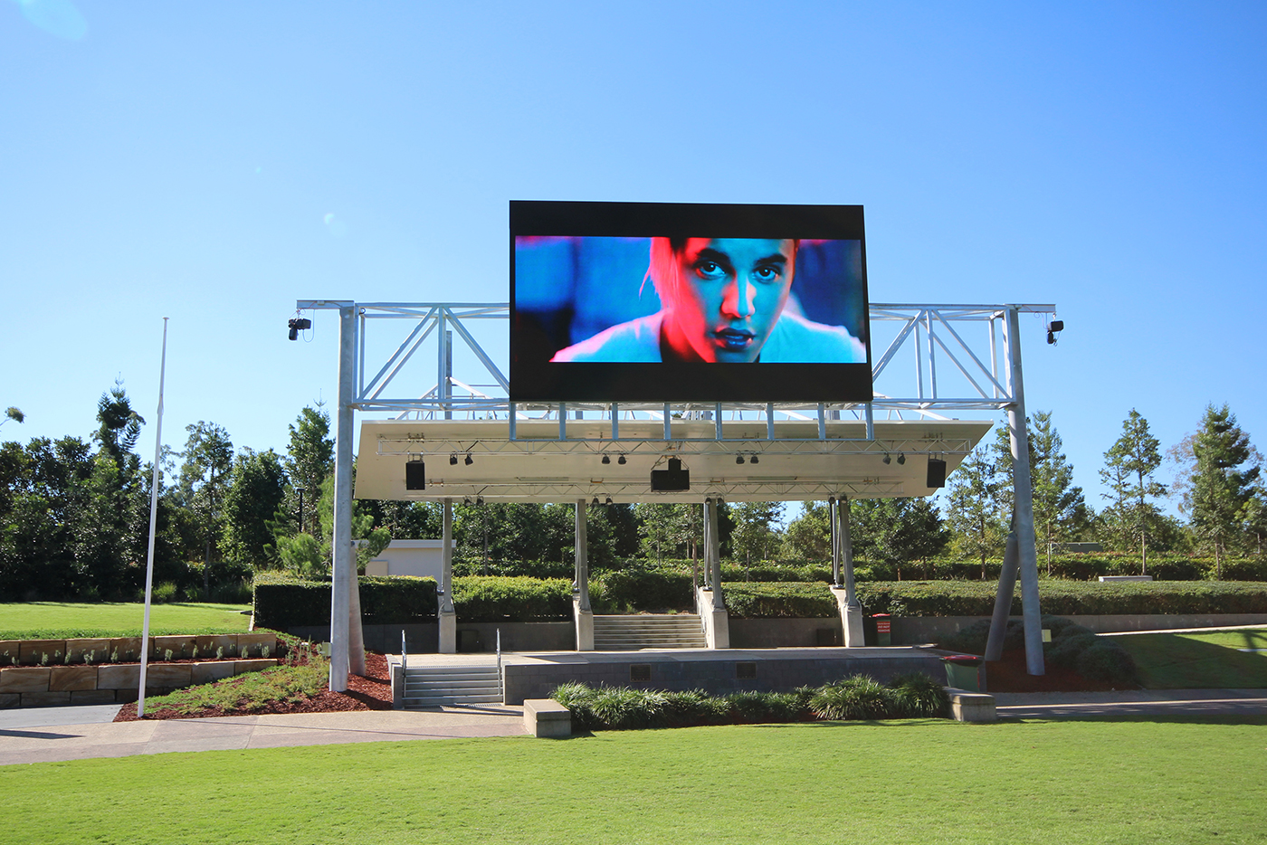 Robelle Domain Outdoor LED Stage Lighting Design