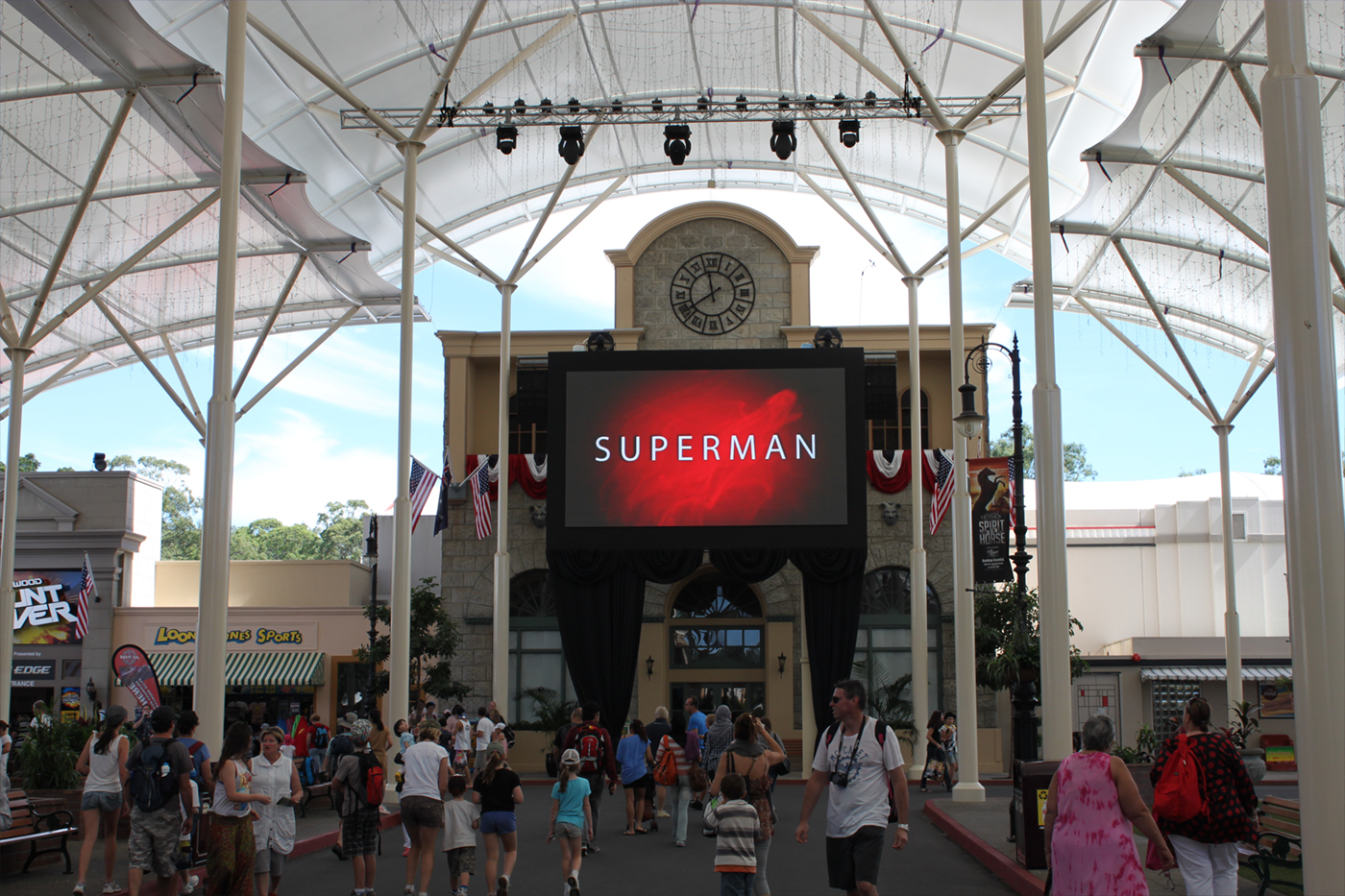 Movie World Gold Coast Outdoor Big Screen LED Billboard Digital Advertising