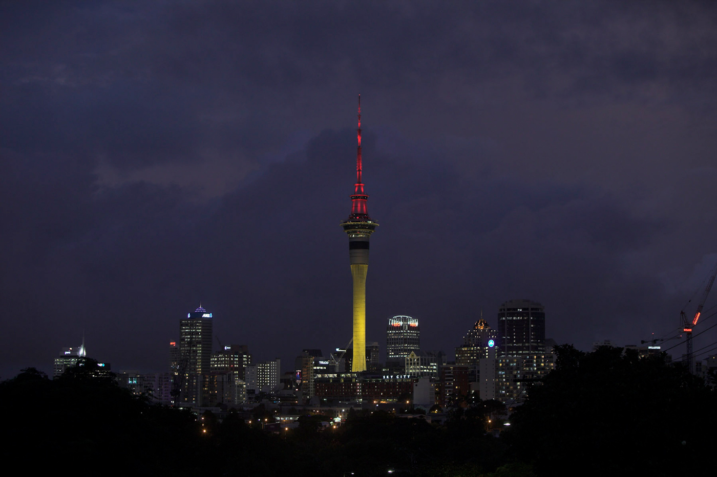 Sky Tower Building Facade Outdoor LED Architectural Lighting