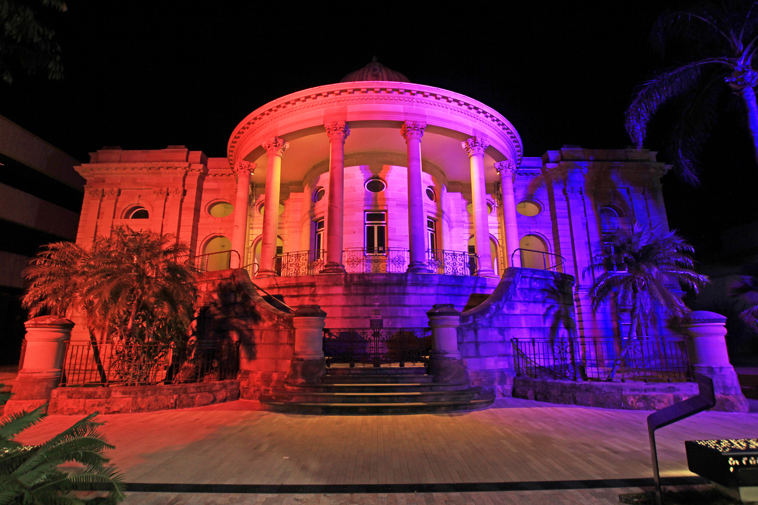 Rockhamptom Riverside Precinct comes to life with Griven LED Building Facade Lighting